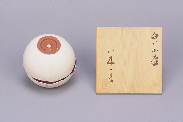 妻の作った 陶板画 右手 矢印 ハンドサイン オブジェ 陶芸 立体
