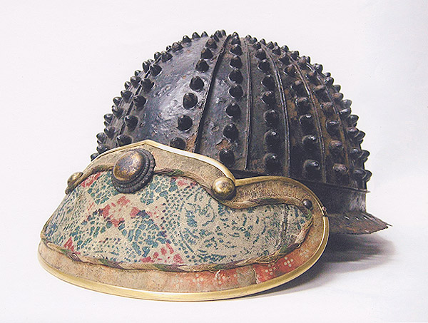 京都・鴨東古美術會 | 今月の紹介作品 |鎌倉時代星兜鉢